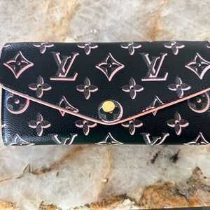 Louis Vuitton Black & Pink Designer Women's Snap Wallet